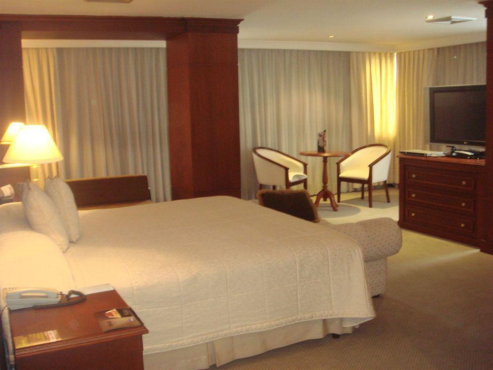 Hotel Emperador Ambato Kültér fotó
