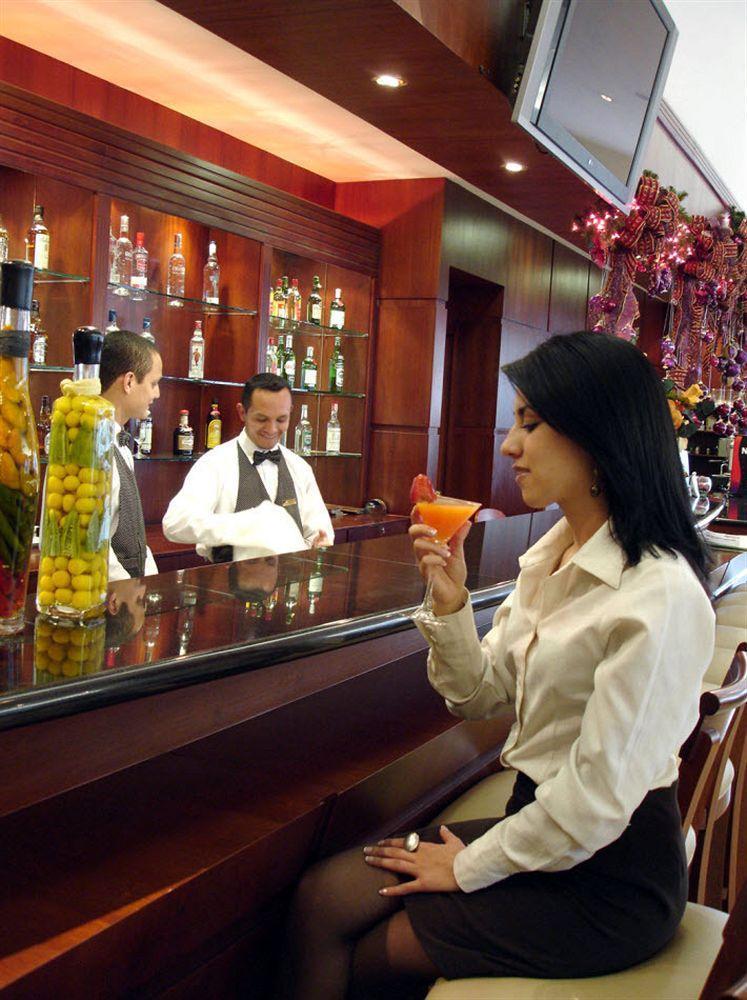 Hotel Emperador Ambato Kültér fotó