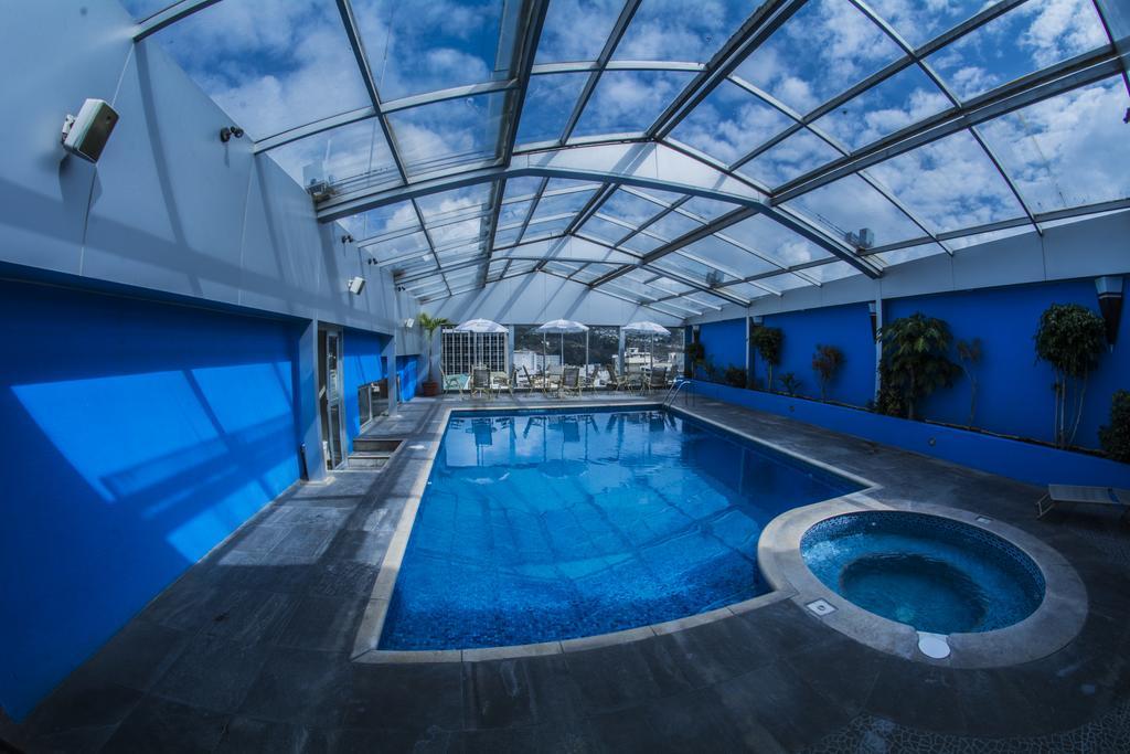 Hotel Emperador Ambato Kültér fotó