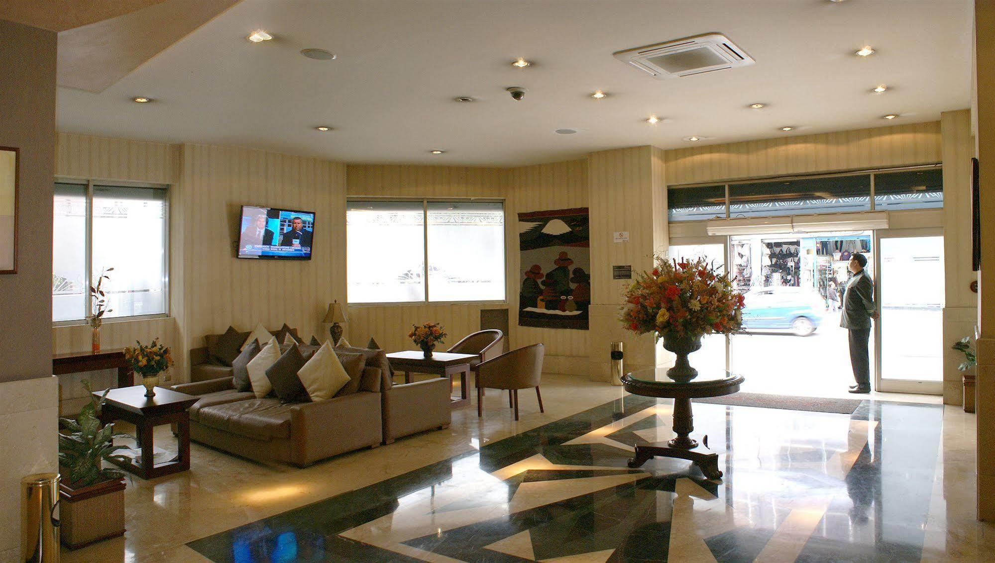 Hotel Emperador Ambato Kültér fotó