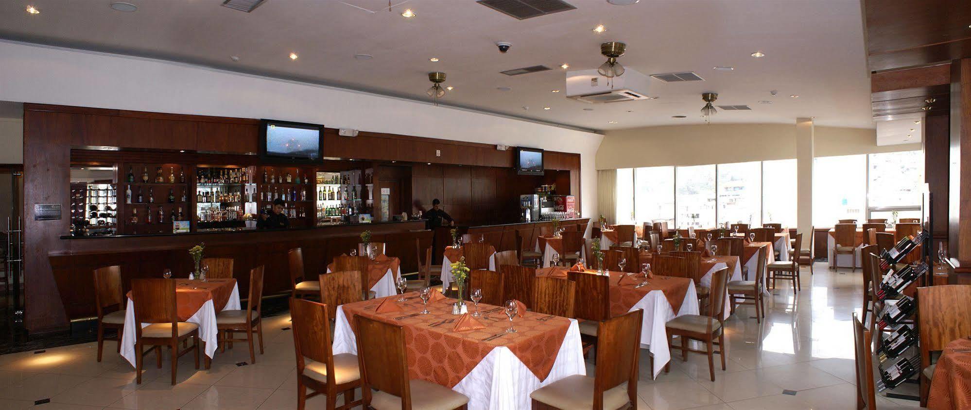 Hotel Emperador Ambato Kültér fotó