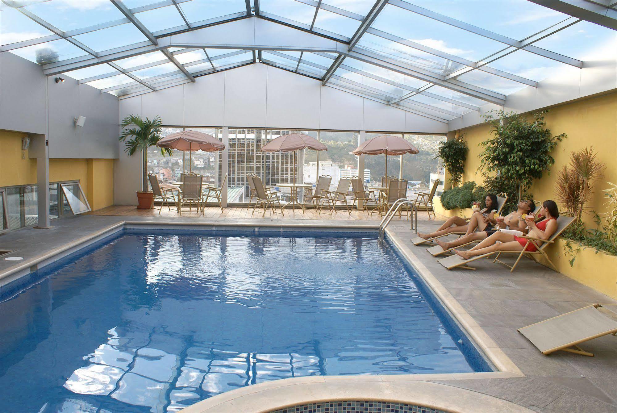 Hotel Emperador Ambato Kültér fotó