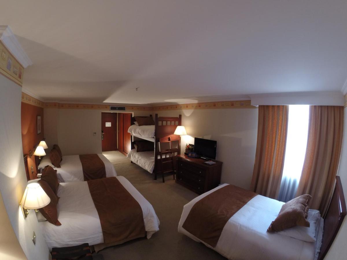 Hotel Emperador Ambato Kültér fotó
