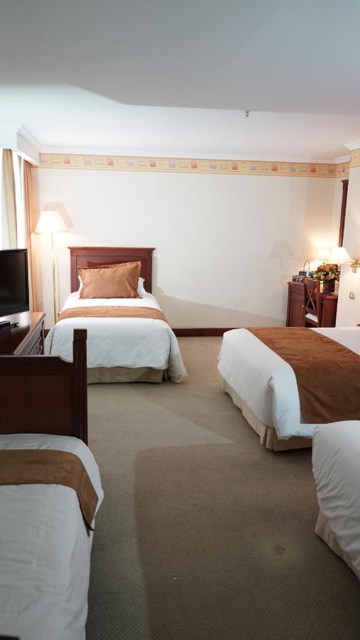 Hotel Emperador Ambato Kültér fotó