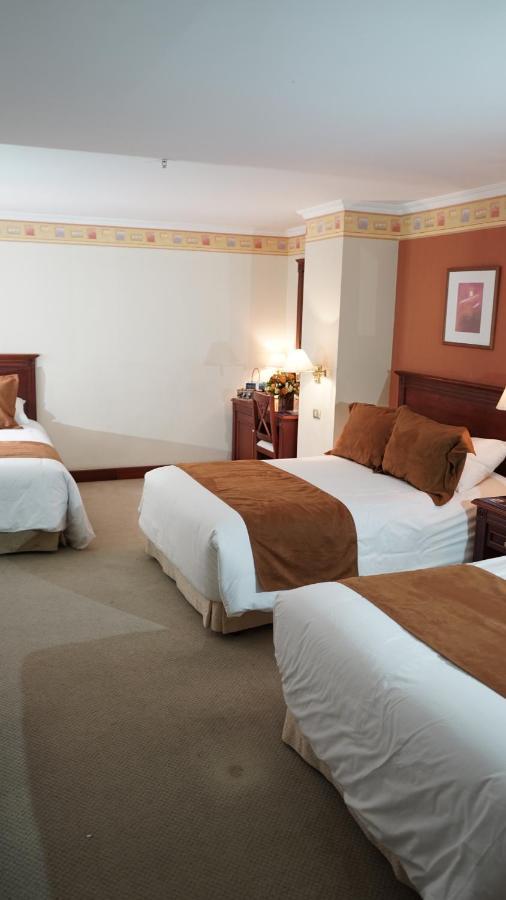 Hotel Emperador Ambato Kültér fotó