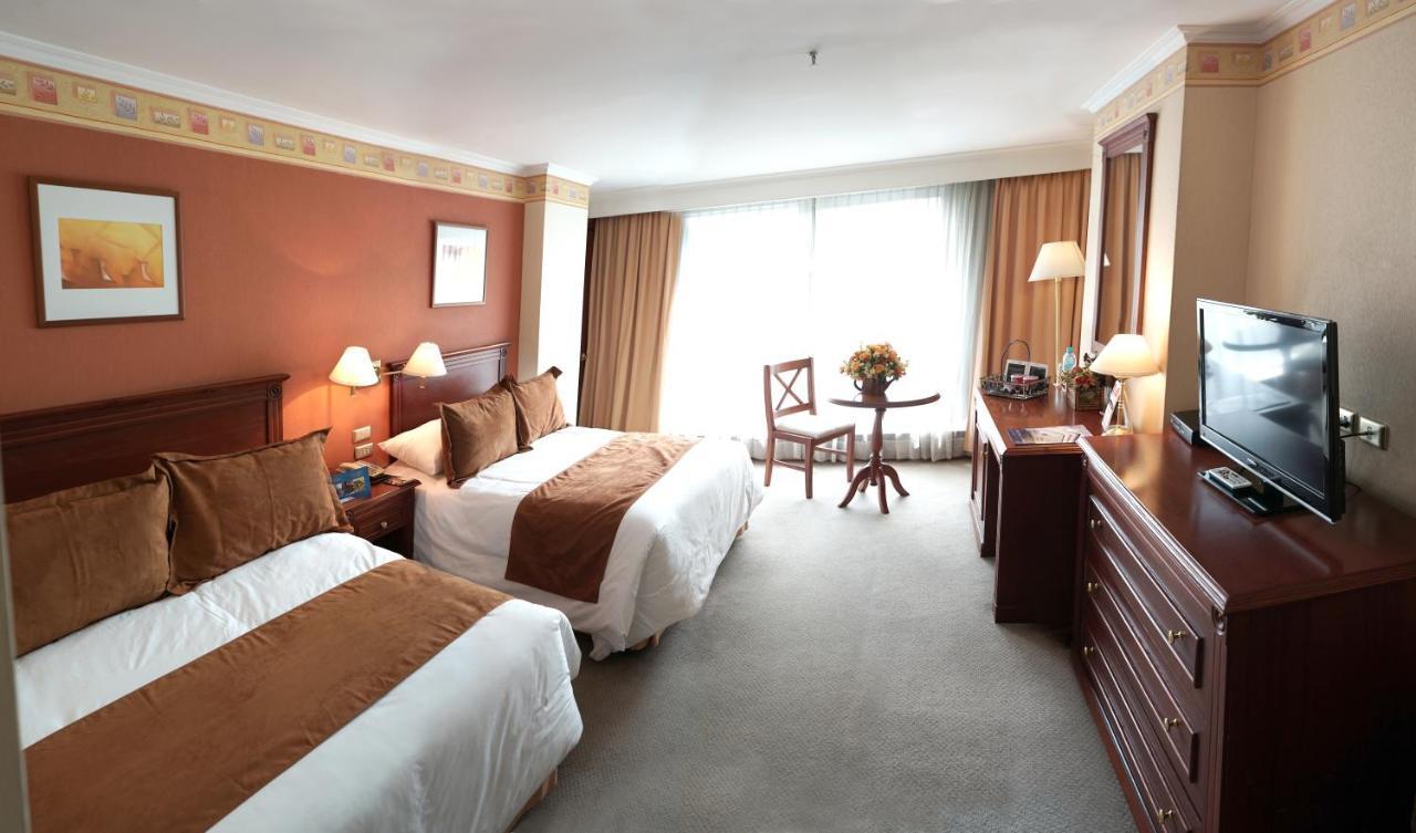 Hotel Emperador Ambato Kültér fotó